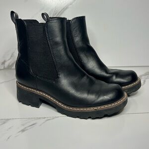 Universal Thread Black Leather Ankle Booties Size 5.5